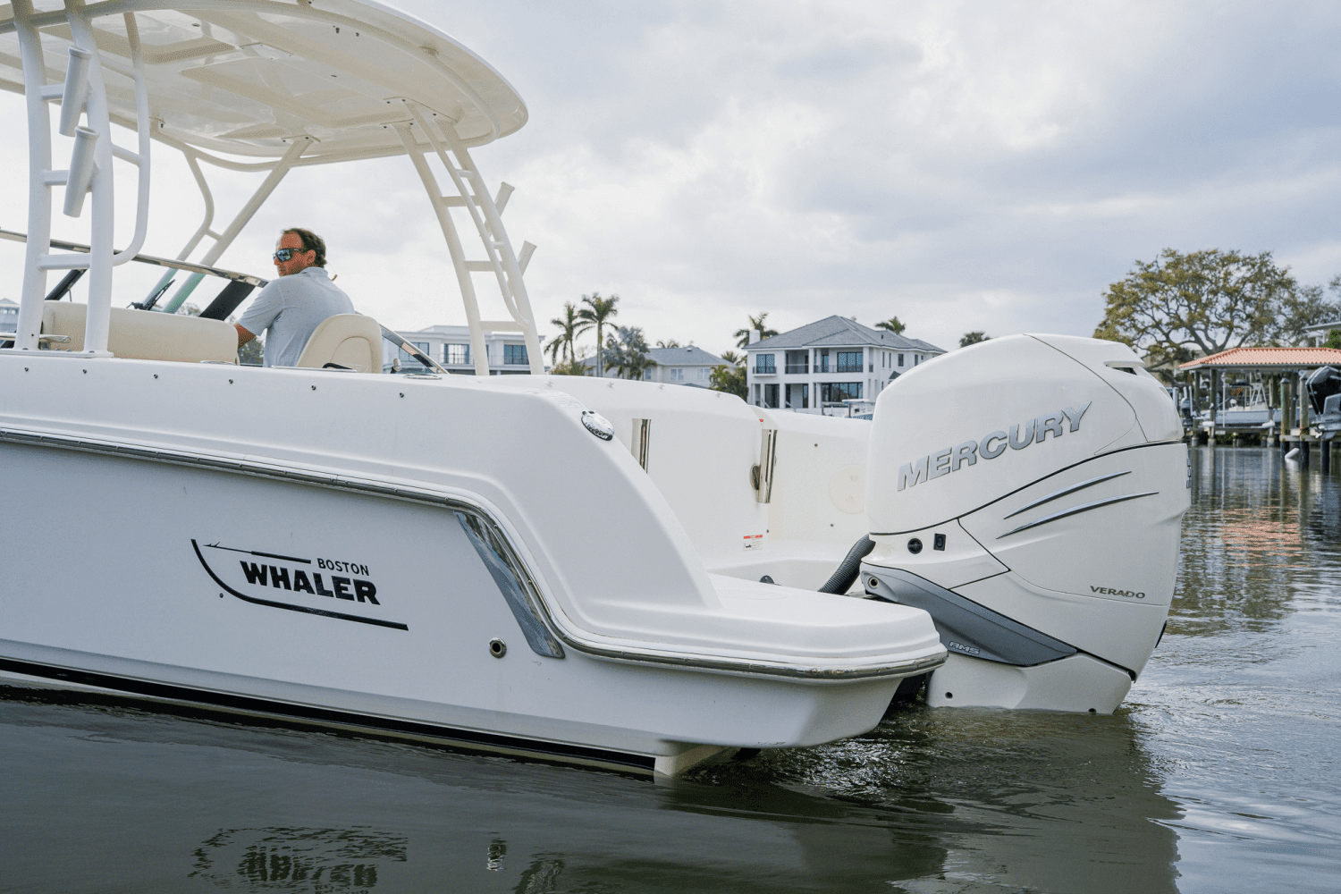 2018 Boston Whaler 230 VANTAGE Image Thumbnail #7