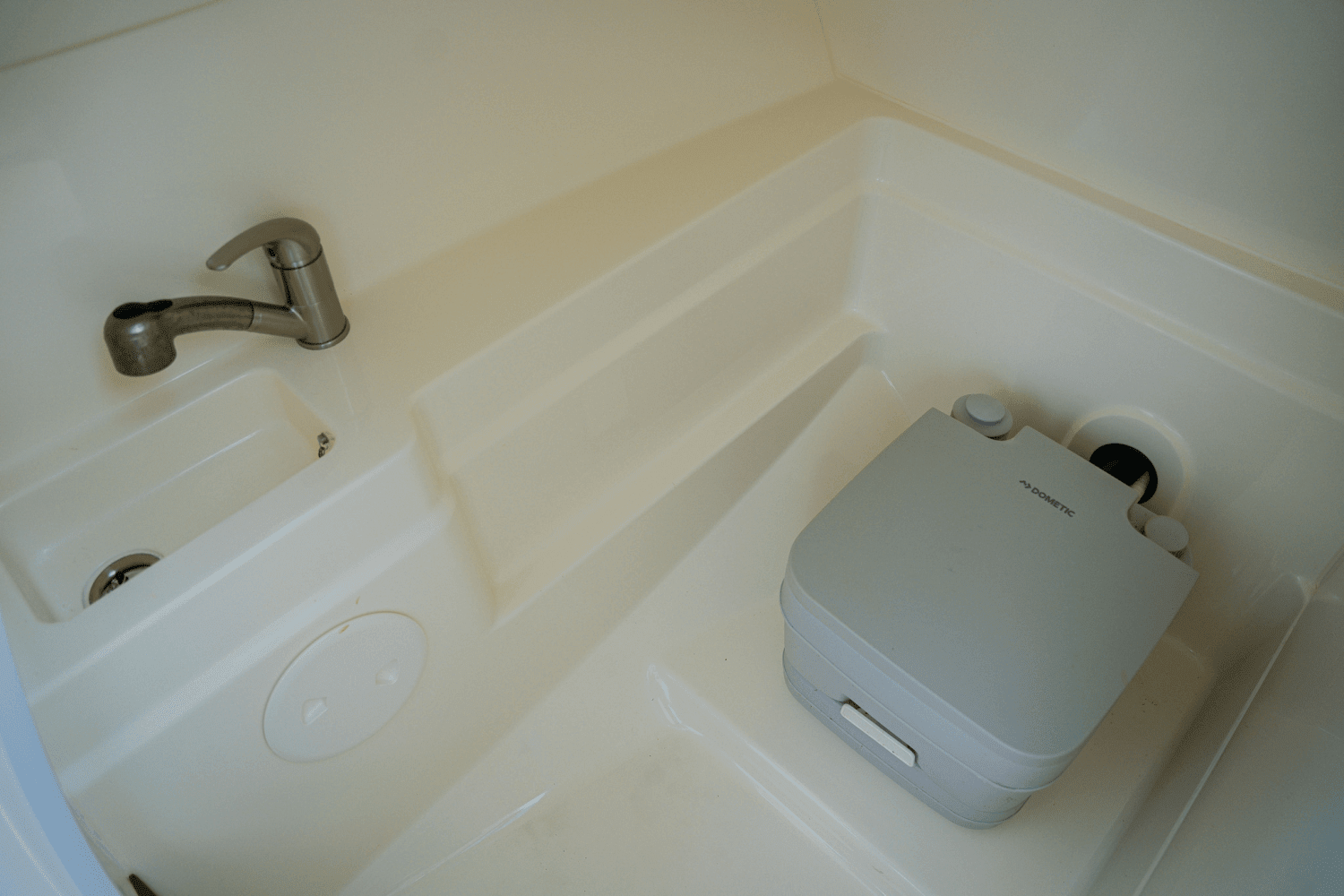 2018 Boston Whaler 230 VANTAGE Image Thumbnail #33