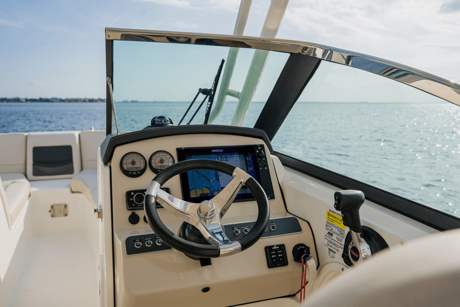 2018 Boston Whaler 230 VANTAGE Image Thumbnail #51