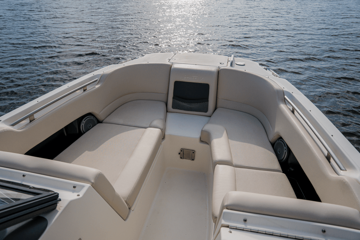 2018 Boston Whaler 230 VANTAGE Image Thumbnail #40