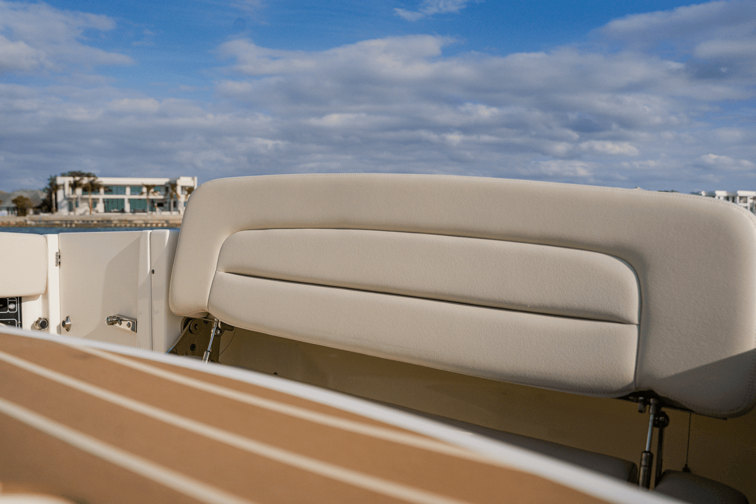 2018 Boston Whaler 230 VANTAGE Image Thumbnail #29