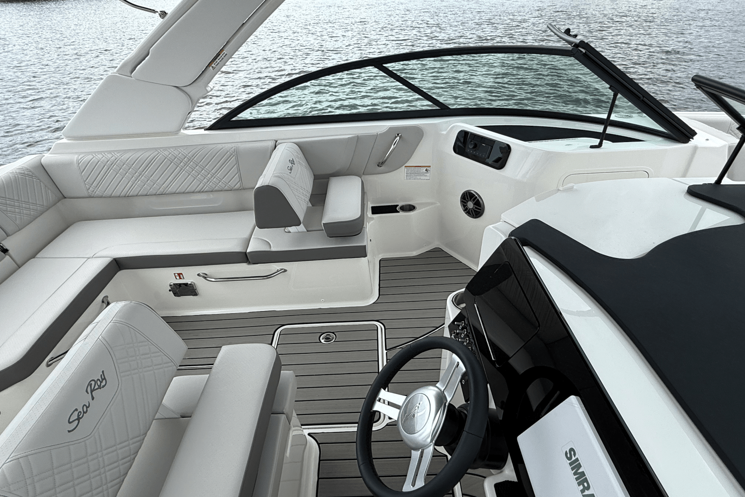 2026 Sea Ray SDX 230 Outboard Image Thumbnail #12