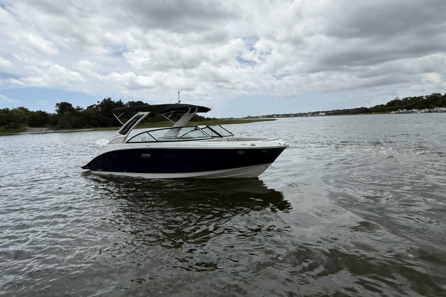 2026 Sea Ray SDX 230 Outboard Image Thumbnail #6