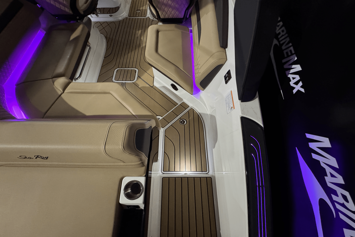 2025 Sea Ray SLX 260 Surf Image Thumbnail #12