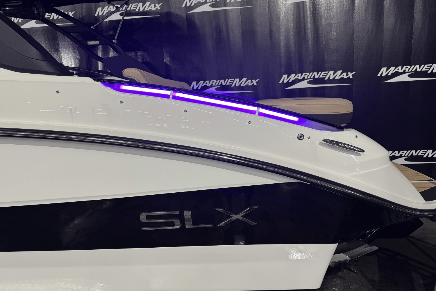 2025 Sea Ray SLX 260 Surf Image Thumbnail #3