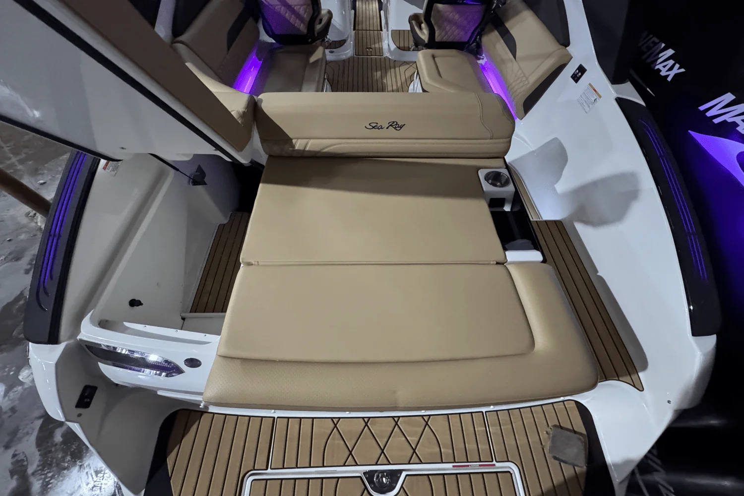 2025 Sea Ray SLX 260 Surf Image Thumbnail #9