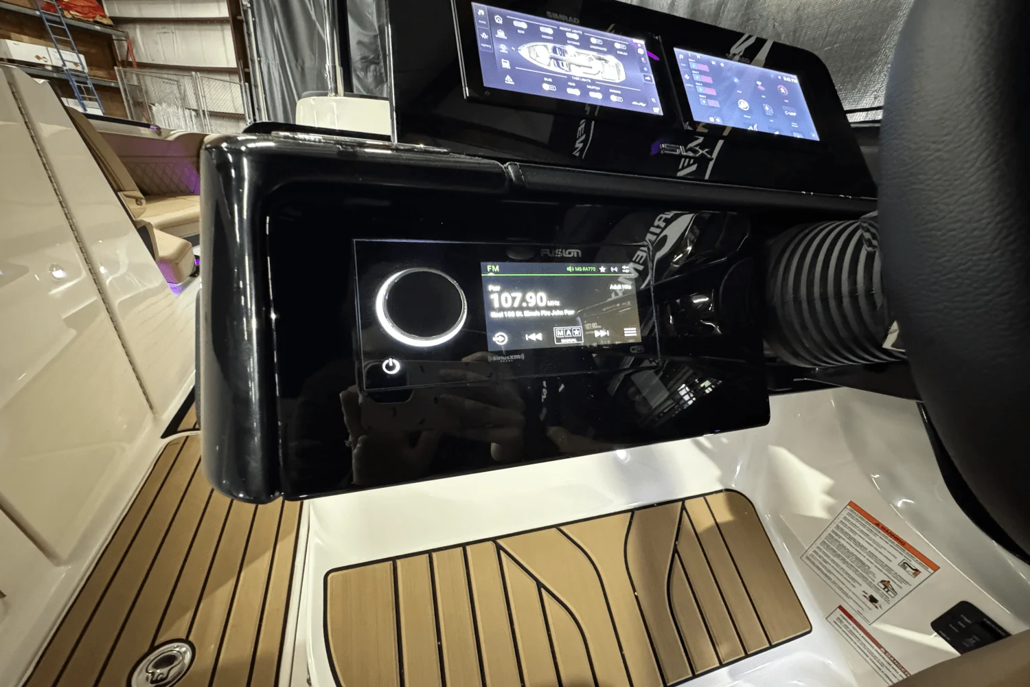 2025 Sea Ray SLX 260 Surf Image Thumbnail #32