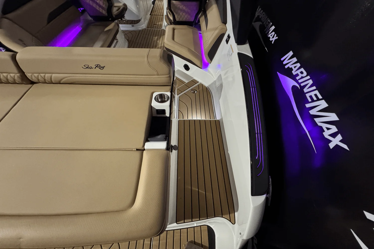 2025 Sea Ray SLX 260 Surf Image Thumbnail #11