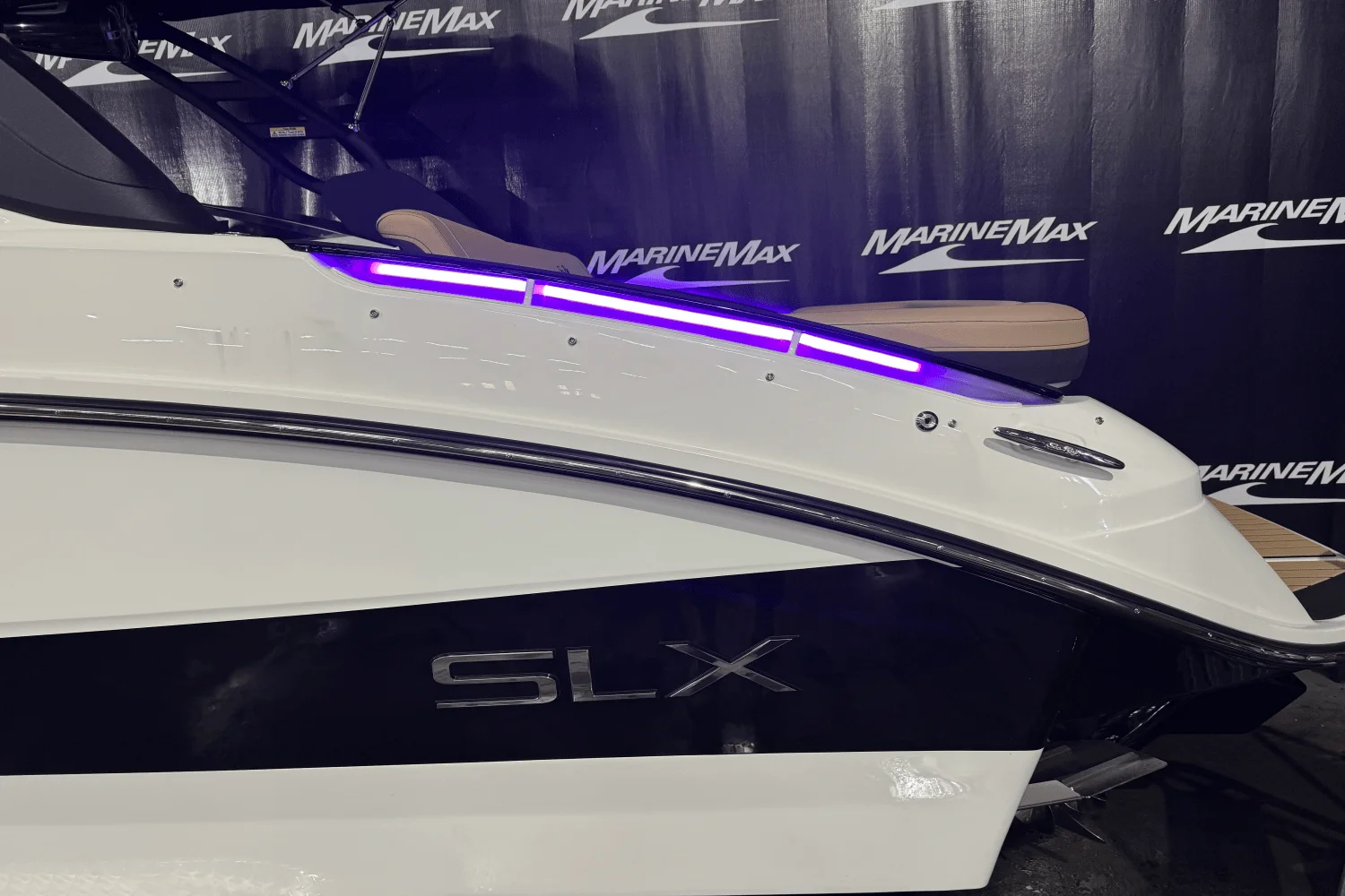 2025 Sea Ray SLX 260 Surf Image Thumbnail #3