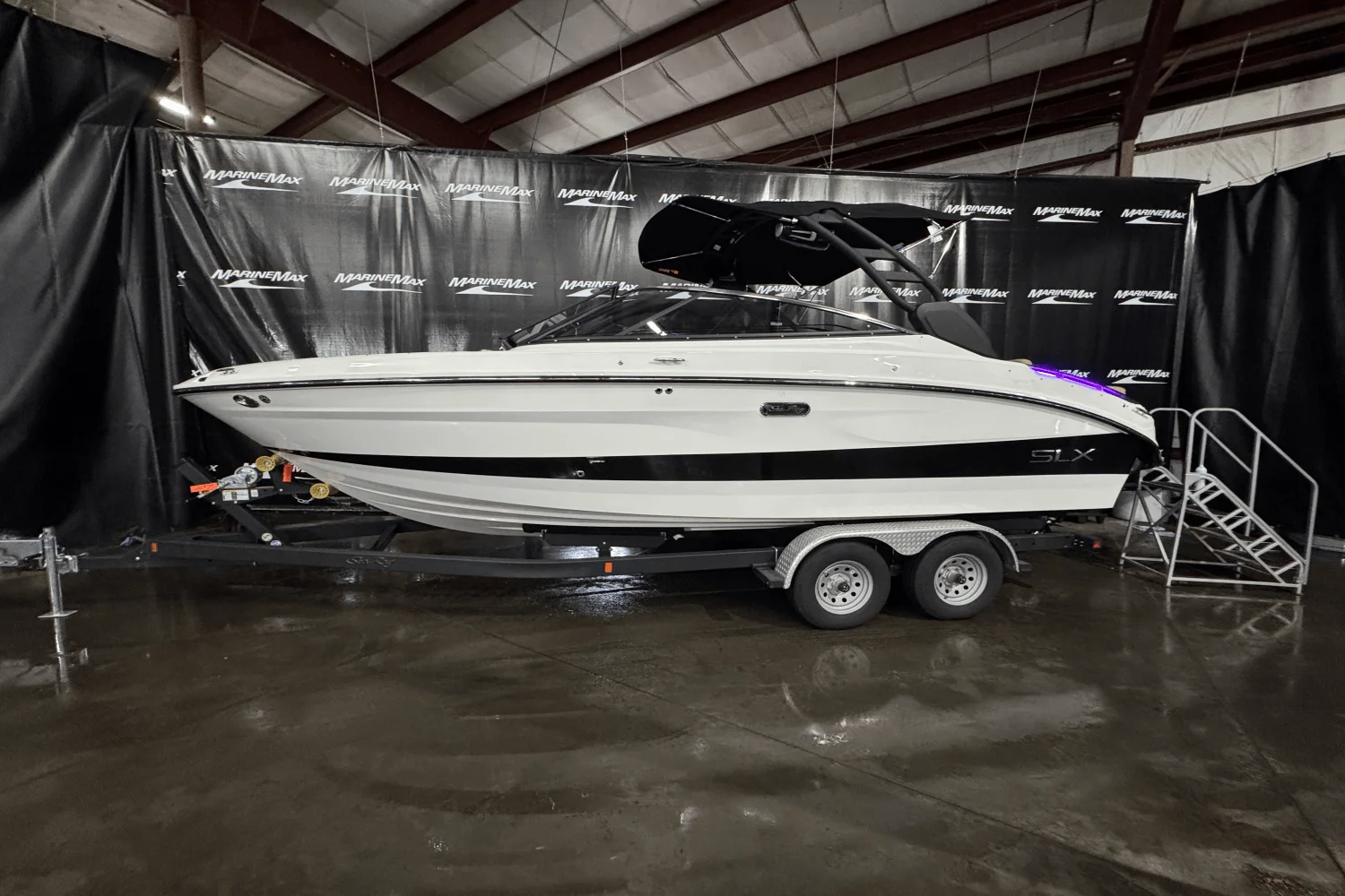 2025 Sea Ray SLX 260 Surf Image Thumbnail #2