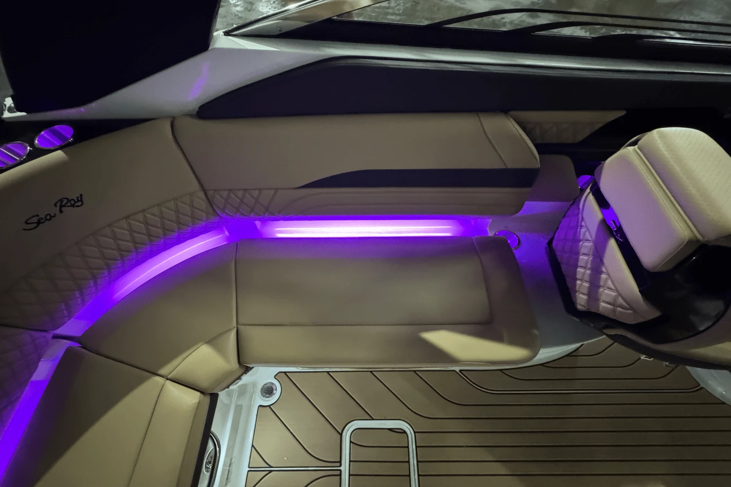 2025 Sea Ray SLX 260 Surf Image Thumbnail #16