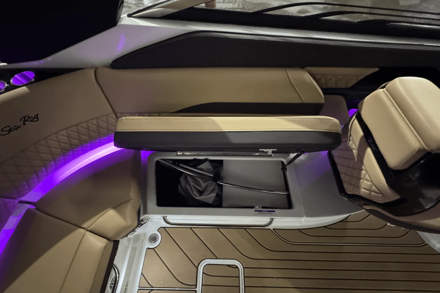 2025 Sea Ray SLX 260 Surf Image Thumbnail #17