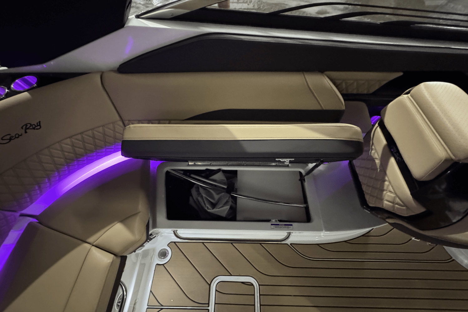2025 Sea Ray SLX 260 Surf Image Thumbnail #17