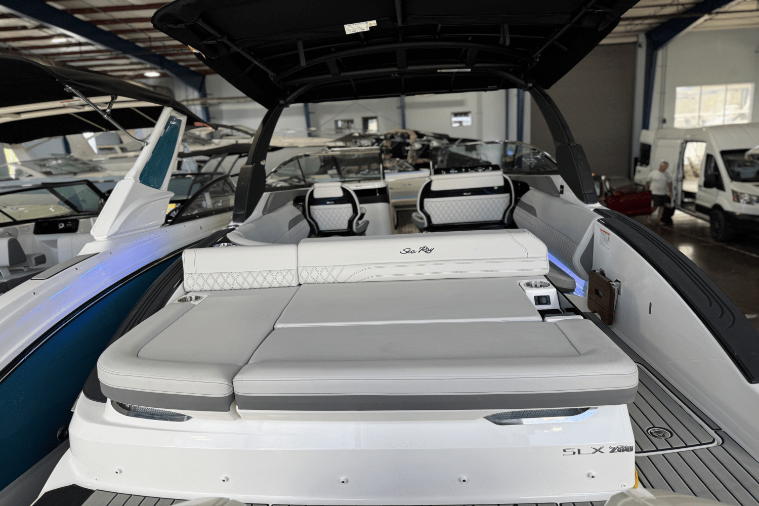 2025 Sea Ray SLX 280 Image Thumbnail #19
