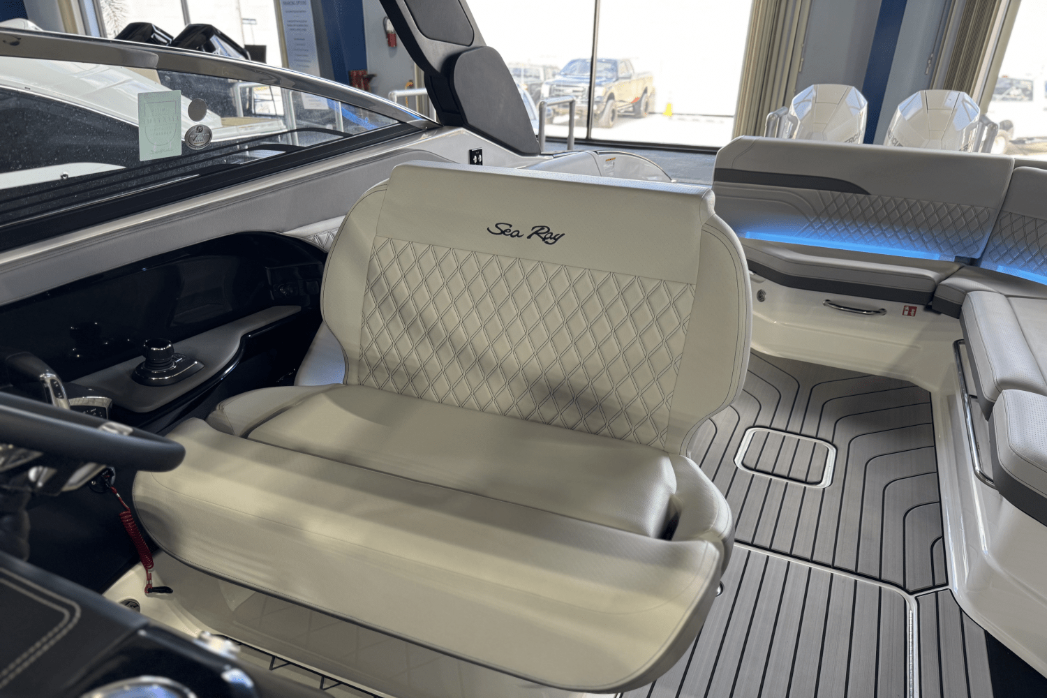2025 Sea Ray SLX 280 Image Thumbnail #17