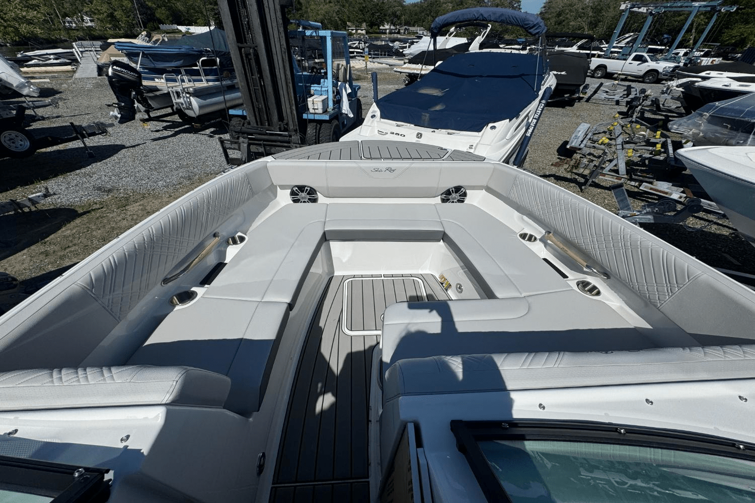 2025 Sea Ray SDX 270 Image Thumbnail #22