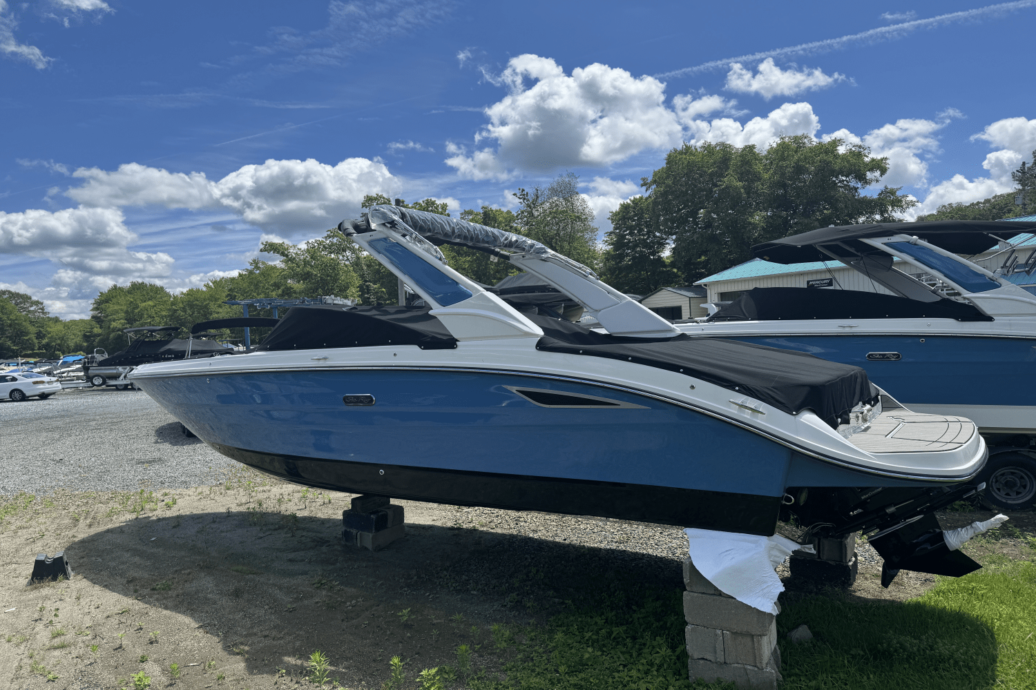 2025 Sea Ray SDX 270 Image Thumbnail #6