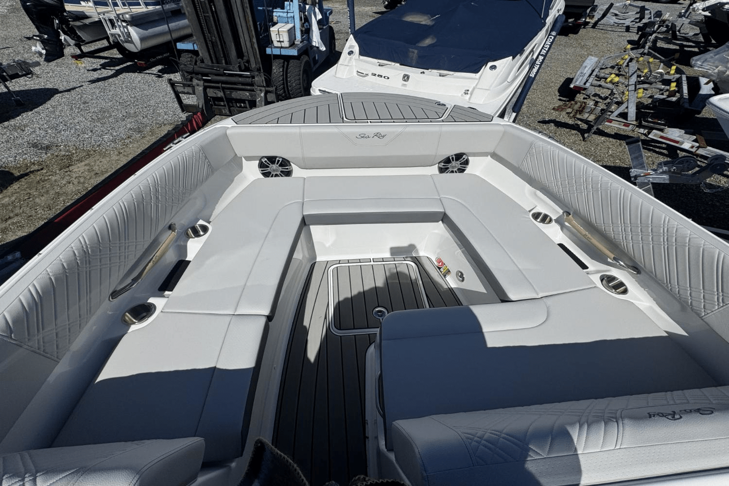 2025 Sea Ray SDX 270 Image Thumbnail #24