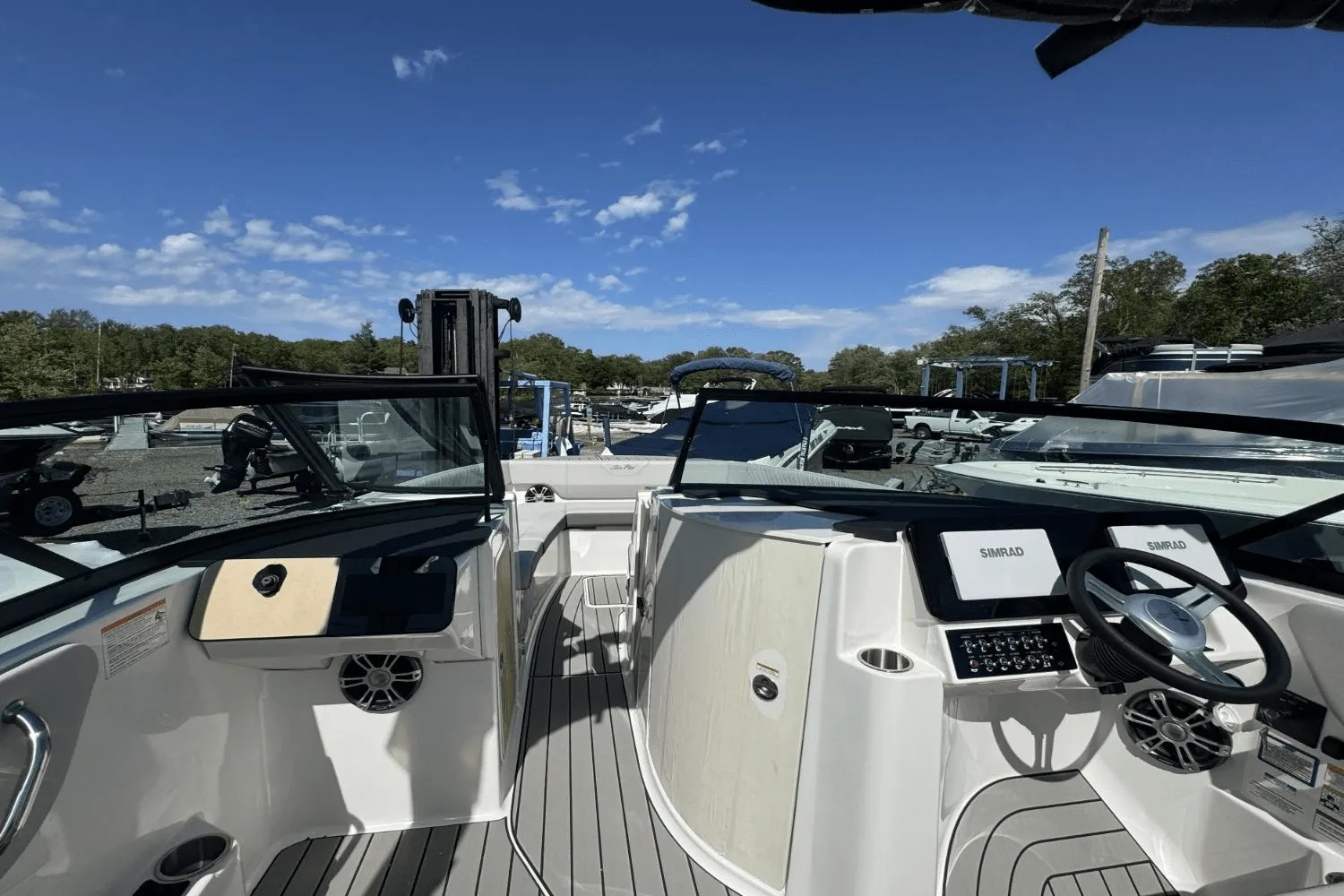 2025 Sea Ray SDX 270 Image Thumbnail #17