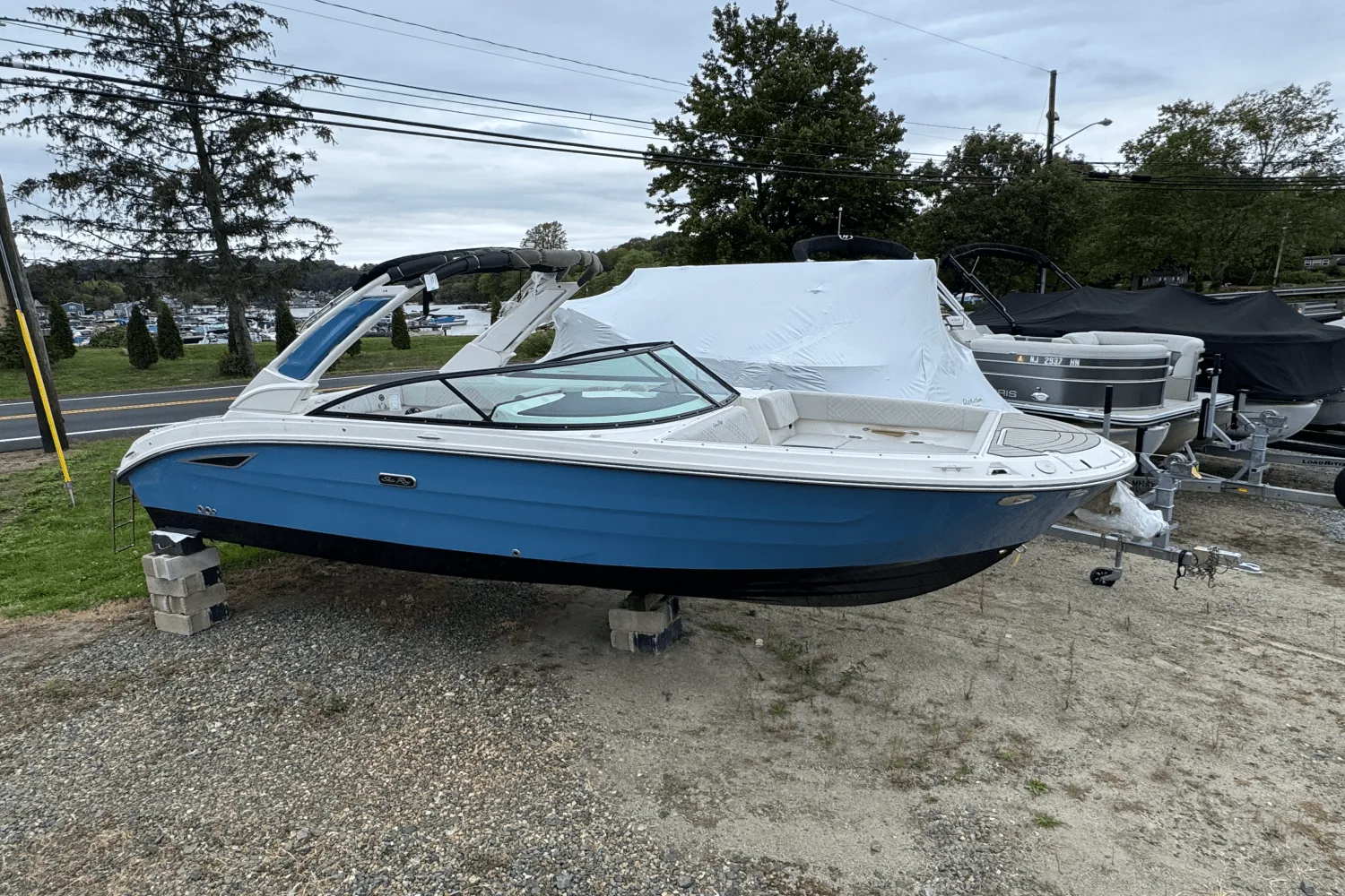2025 Sea Ray SDX 270 Image Thumbnail #1