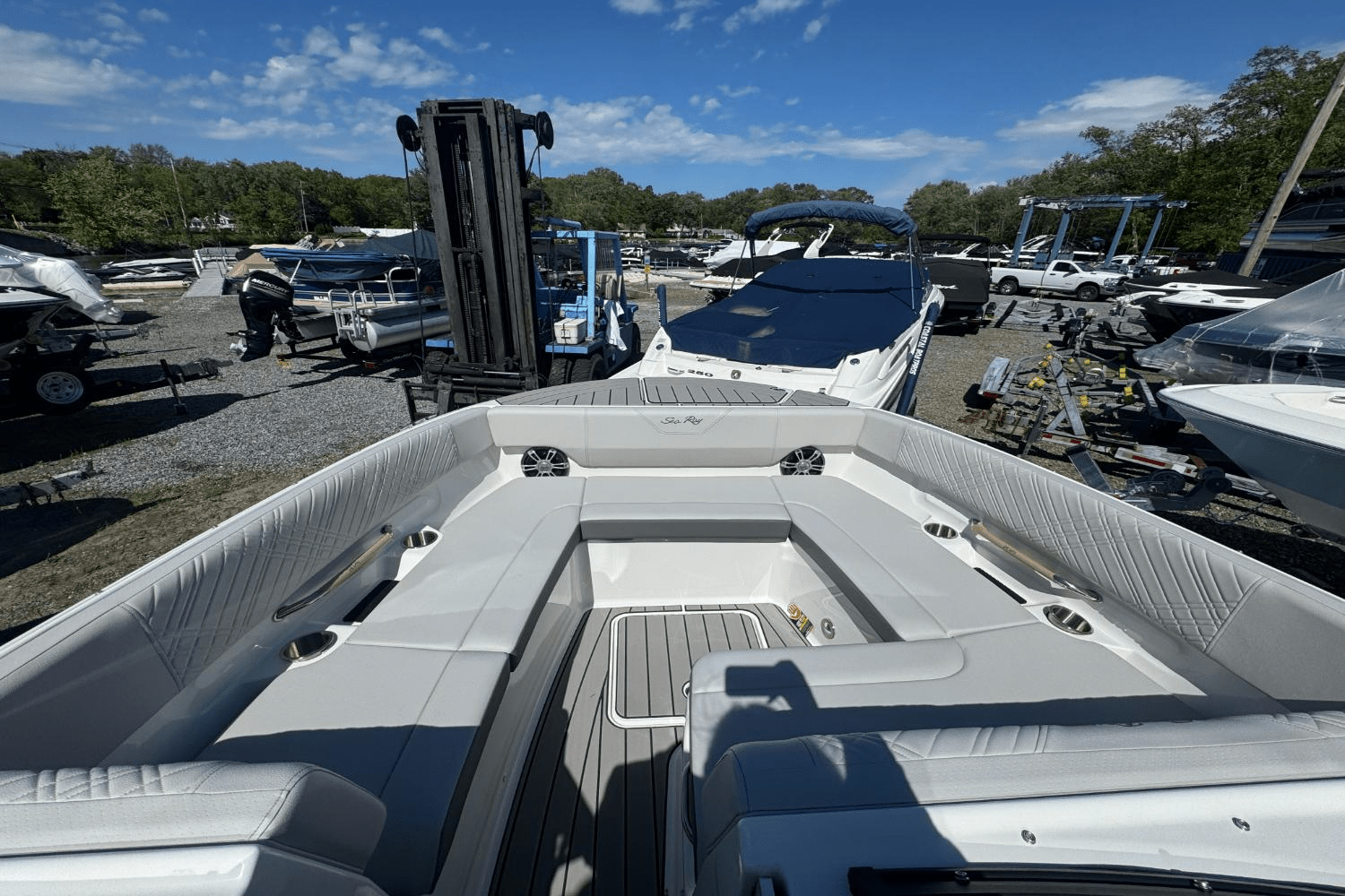 2025 Sea Ray SDX 270 Image Thumbnail #21