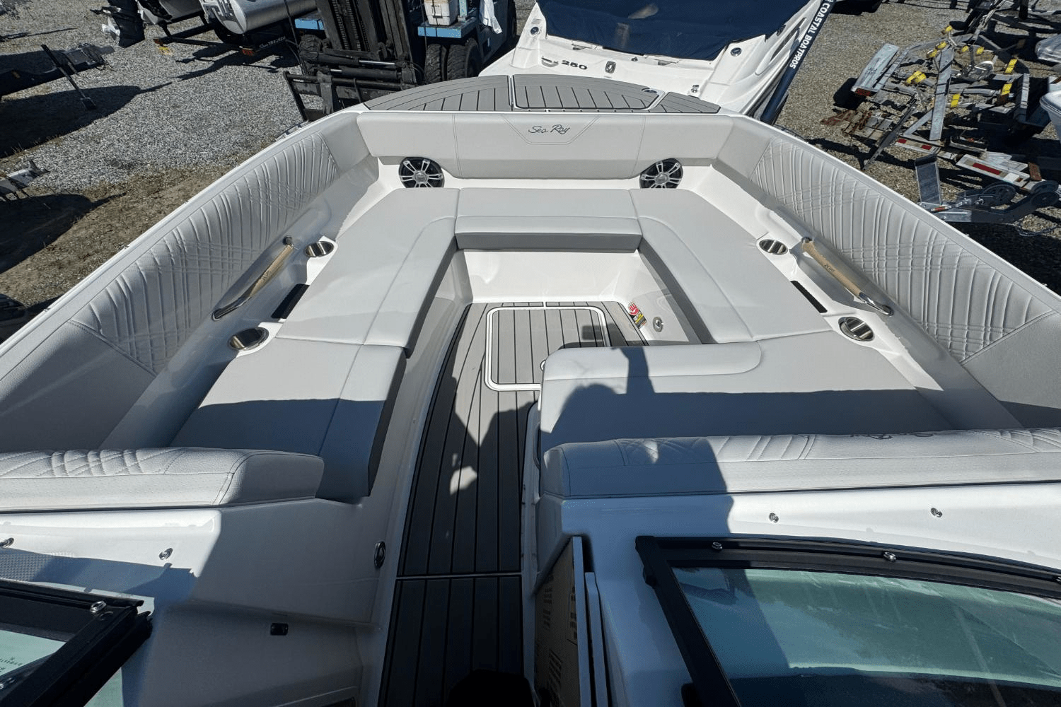 2025 Sea Ray SDX 270 Image Thumbnail #23