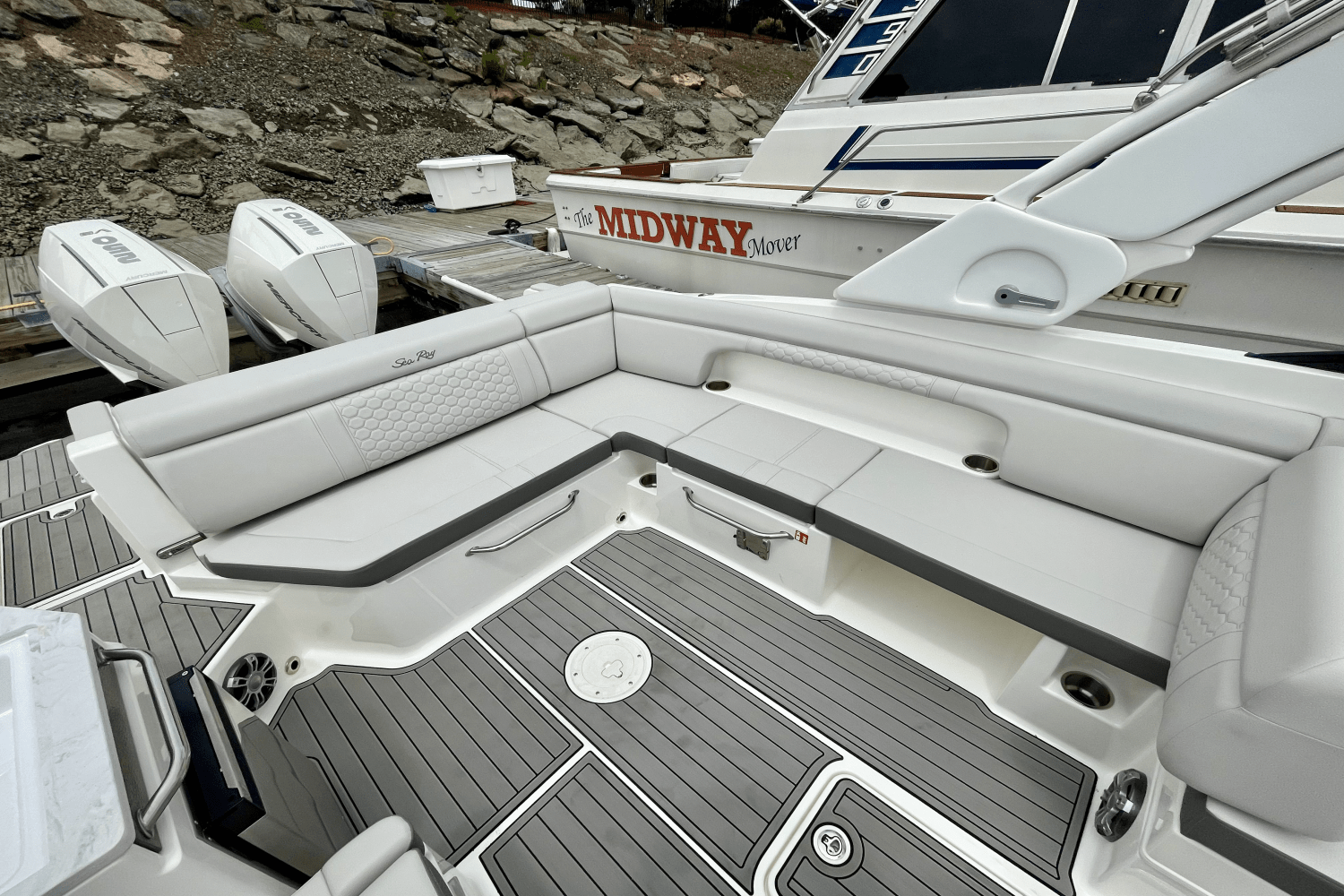 2025 Sea Ray SDX 290 Outboard Image Thumbnail #10