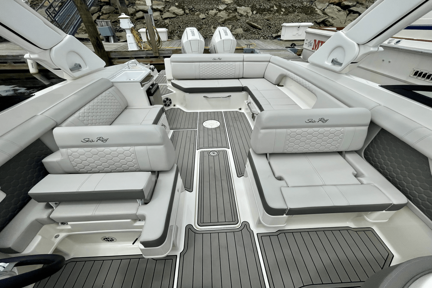 2025 Sea Ray SDX 290 Outboard Image Thumbnail #13