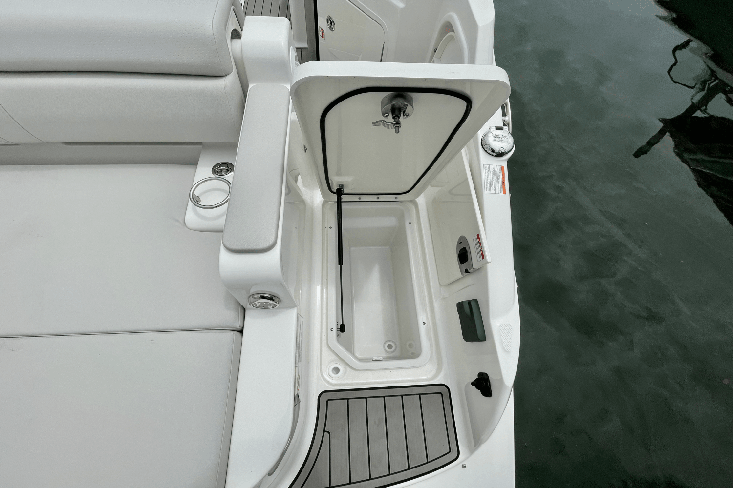 2025 Sea Ray SDX 290 Outboard Image Thumbnail #5