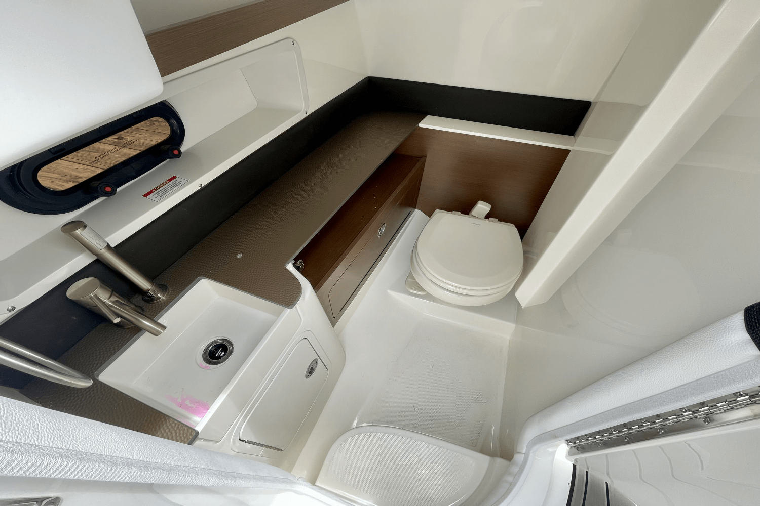 2025 Sea Ray SDX 290 Outboard Image Thumbnail #21