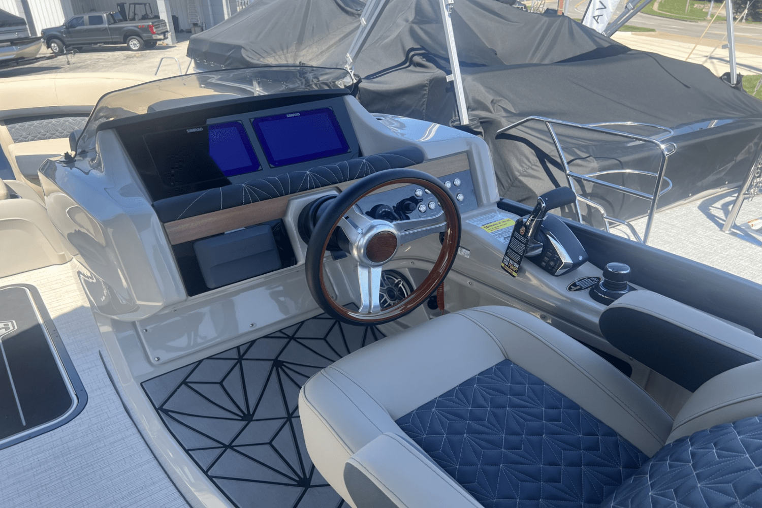 2025 Harris Grand Mariner 250 Image Thumbnail #2