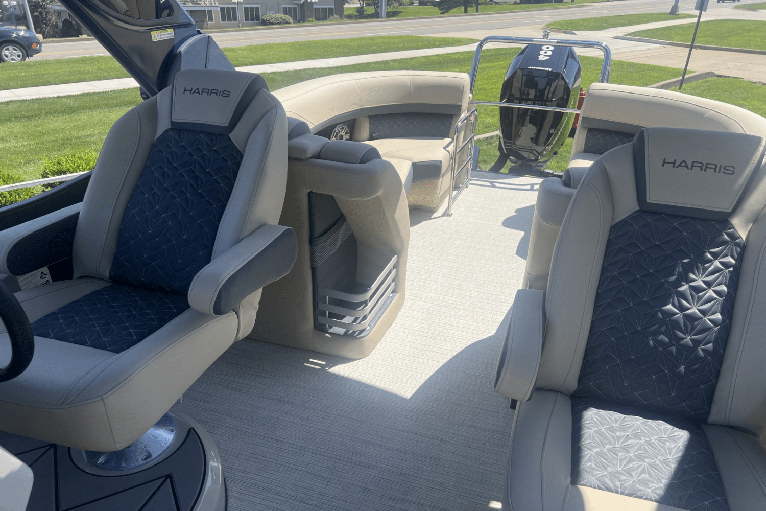 2025 Harris Grand Mariner 250 Image Thumbnail #8