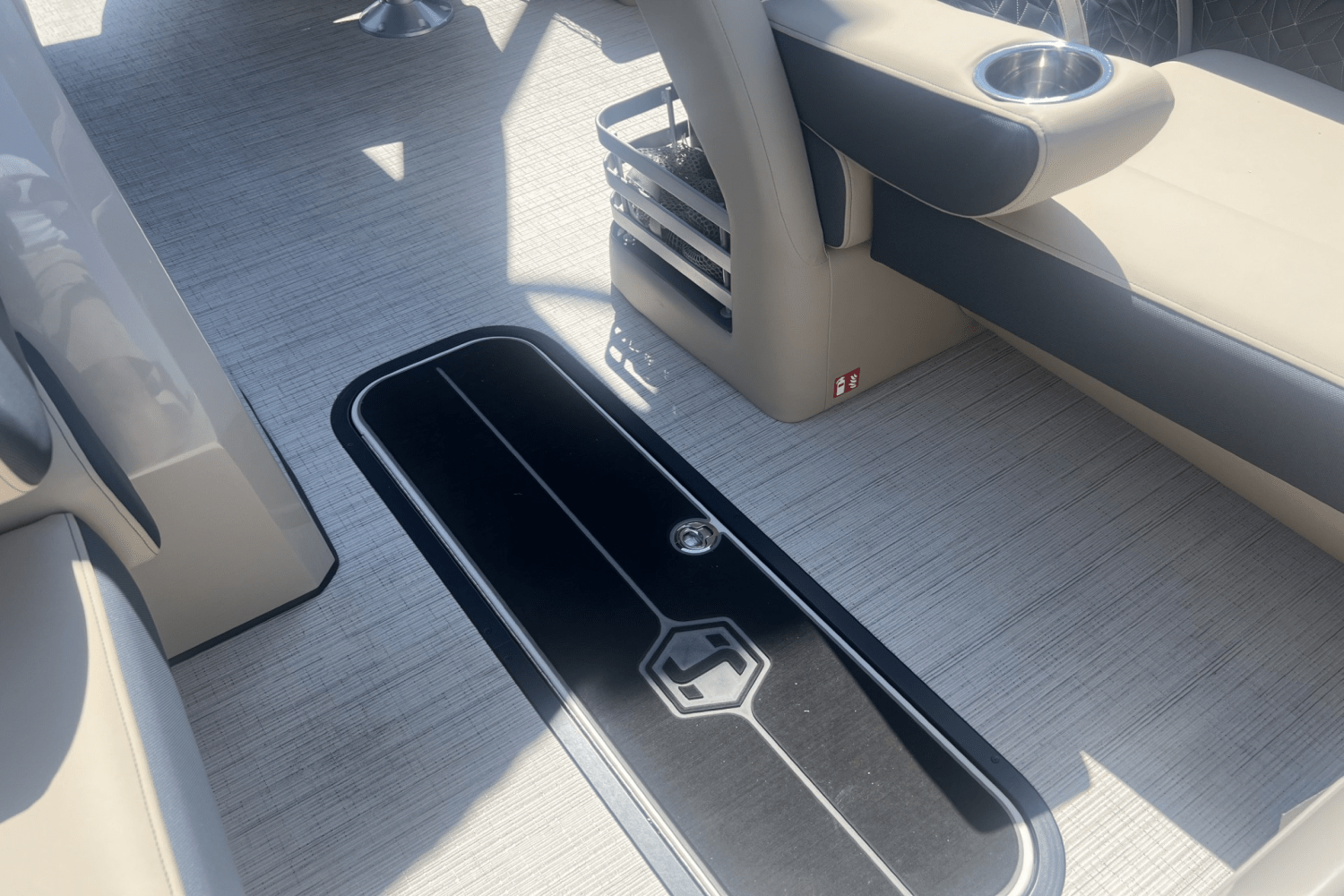 2025 Harris Grand Mariner 250 Image Thumbnail #27