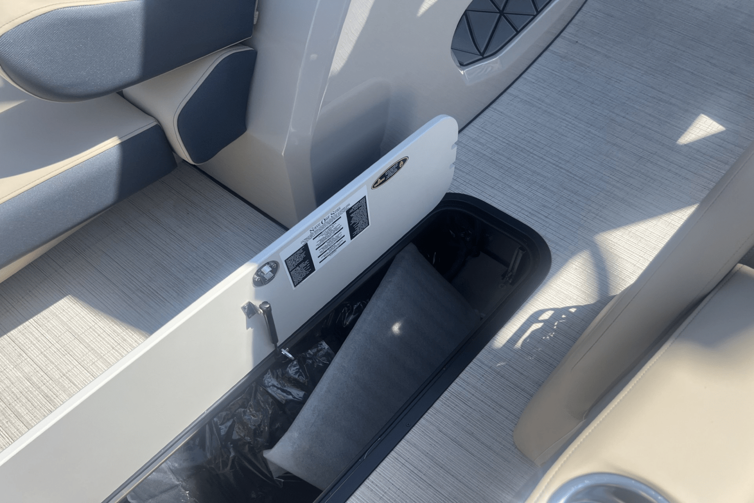 2025 Harris Grand Mariner 250 Image Thumbnail #28