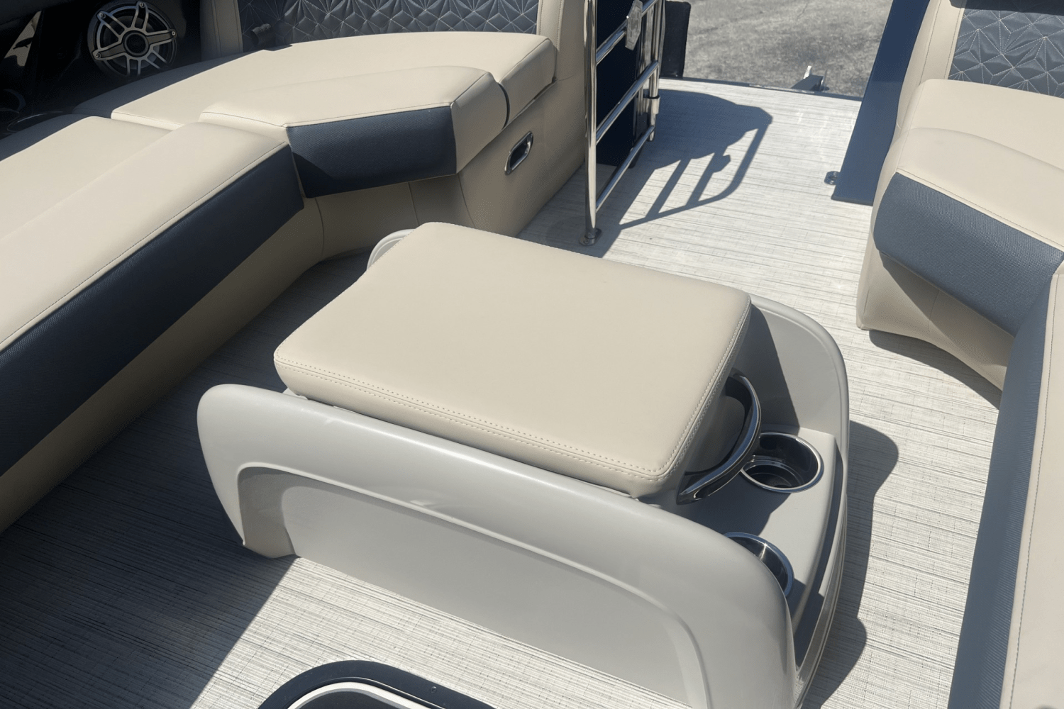 2025 Harris Grand Mariner 250 Image Thumbnail #12