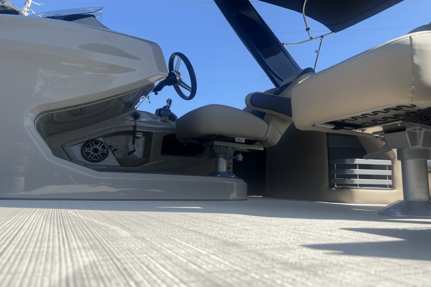 2025 Harris Grand Mariner 250 Image Thumbnail #38