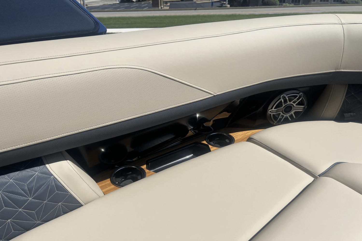 2025 Harris Grand Mariner 250 Image Thumbnail #19