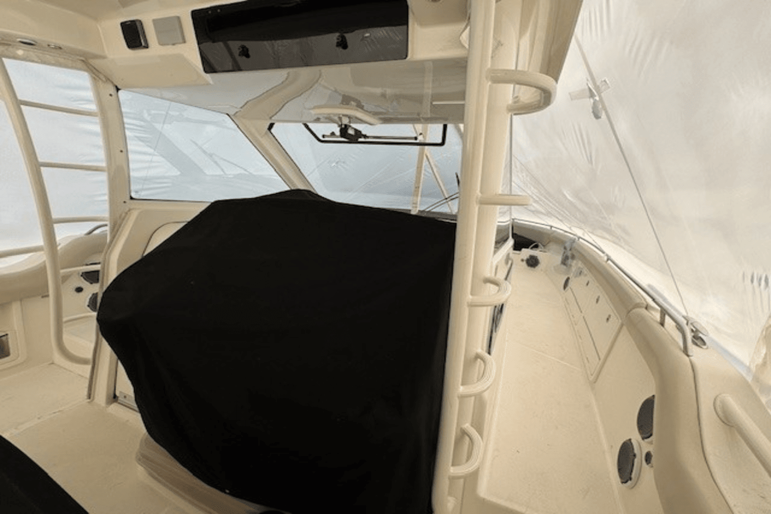 2018 Boston Whaler 420 OUTRAGE Image Thumbnail #13