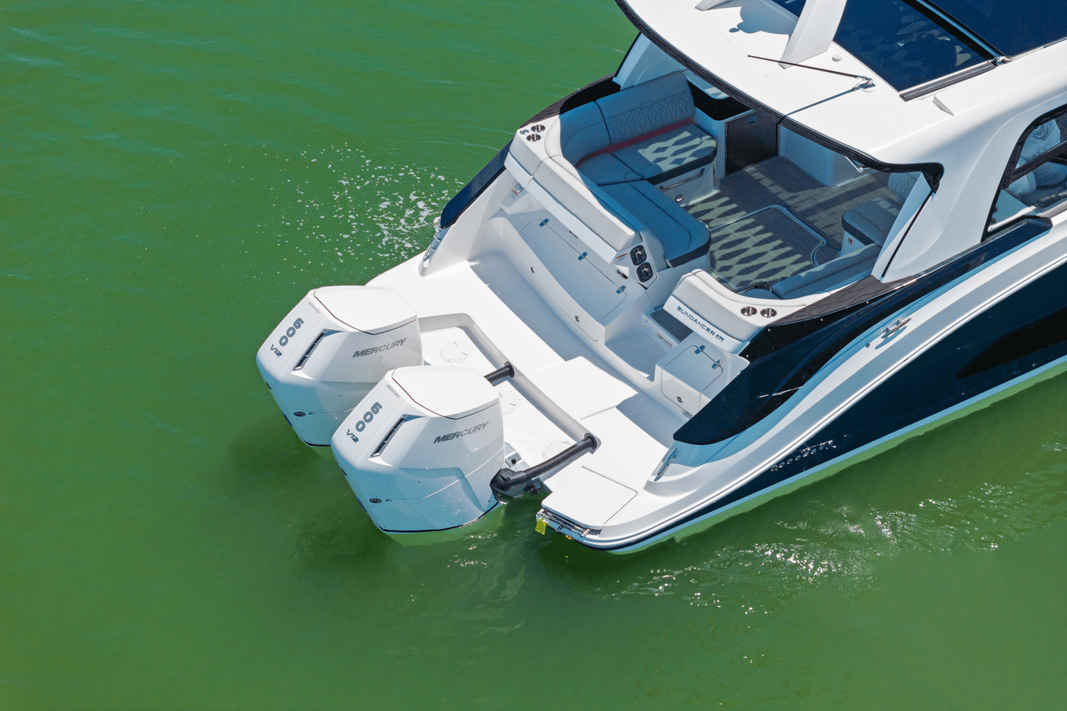 2025 Sea Ray Sundancer 370 Outboard Image Thumbnail #7