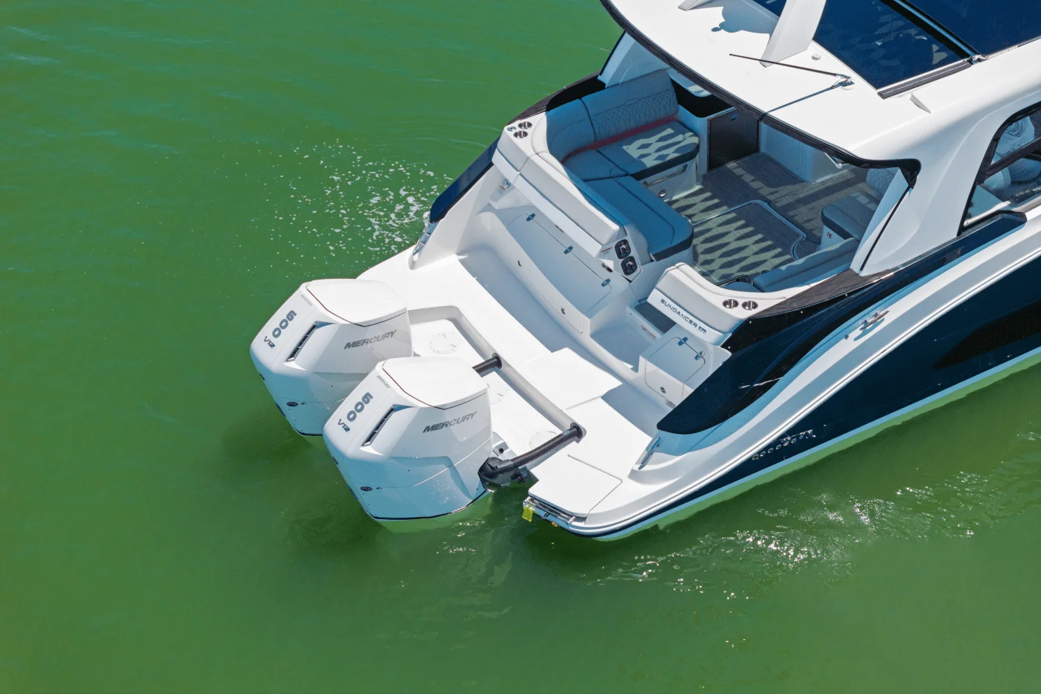 2025 Sea Ray Sundancer 370 Outboard Image Thumbnail #7