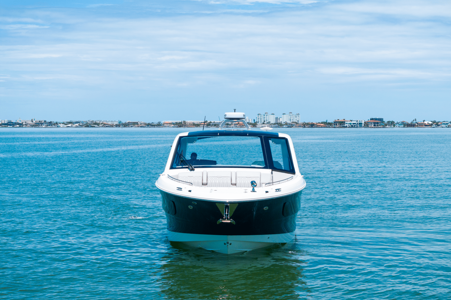 2025 Sea Ray Sundancer 370 Outboard Image Thumbnail #24