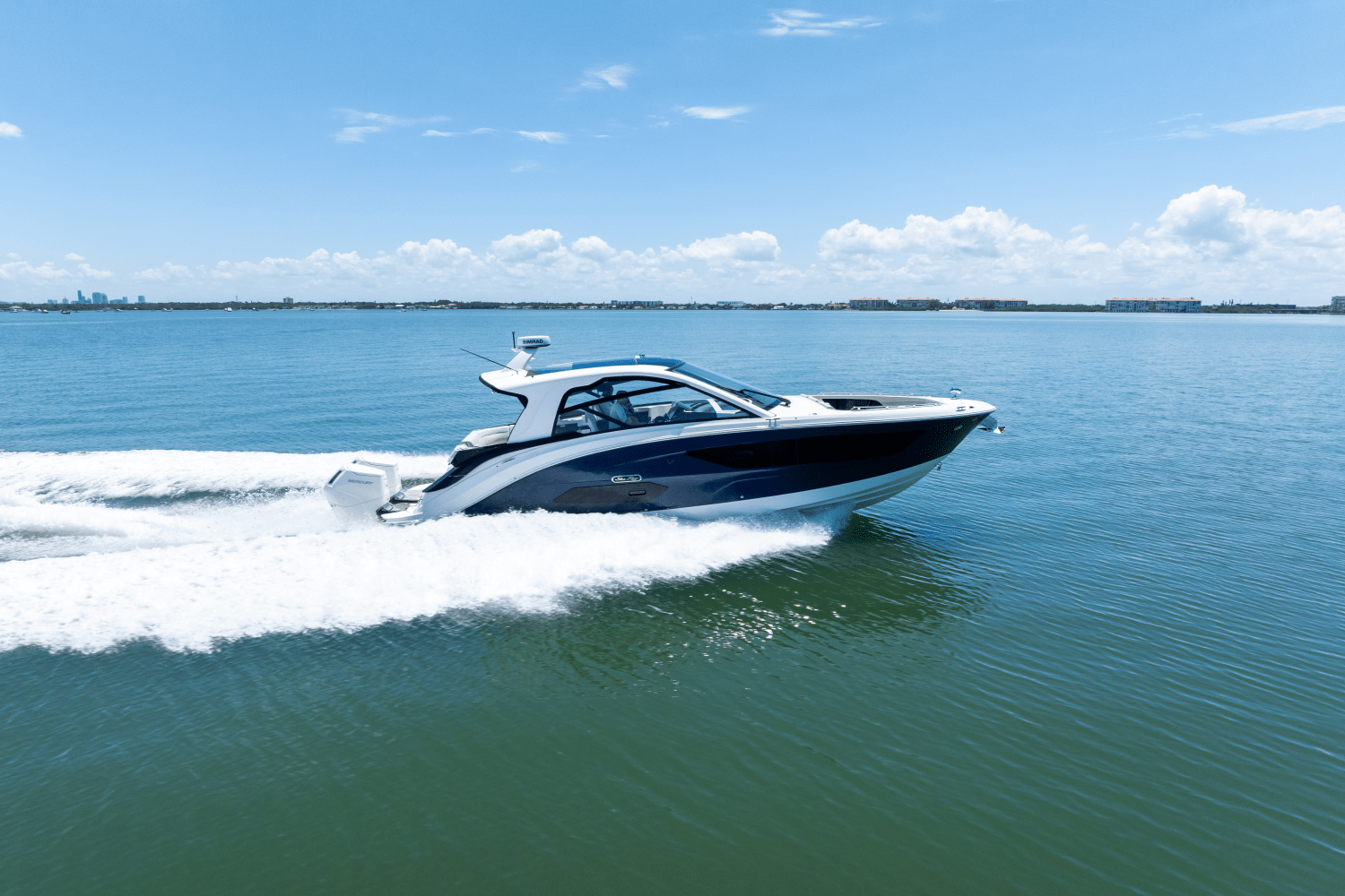 2025 Sea Ray Sundancer 370 Outboard Image Thumbnail #25