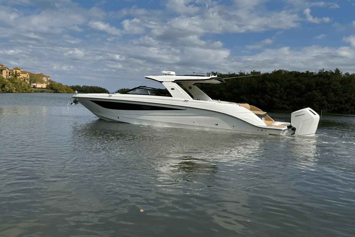2025 Sea Ray SLX 400 Outboard Image Thumbnail #16