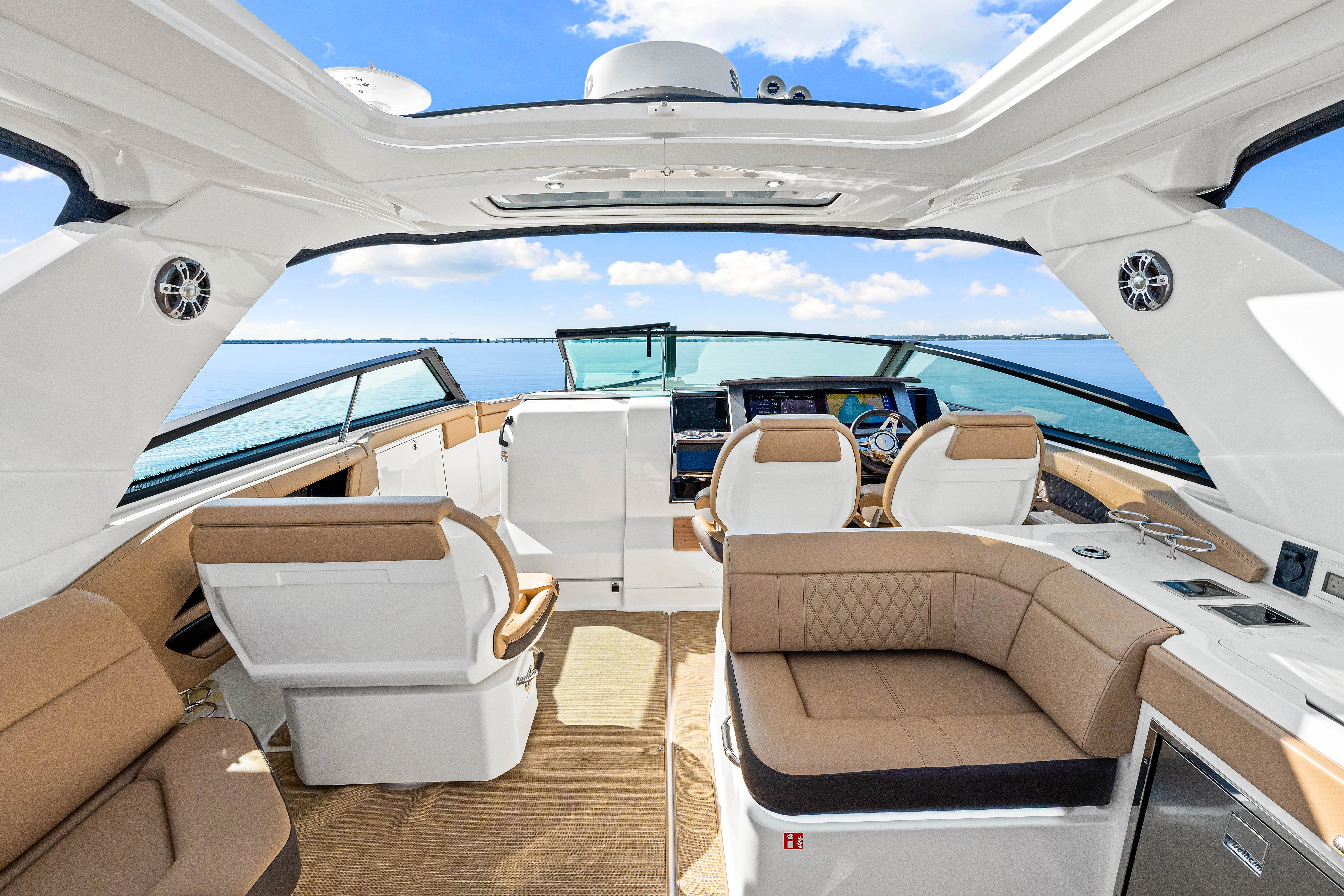 2025 Sea Ray SLX 400 Outboard Image Thumbnail #39