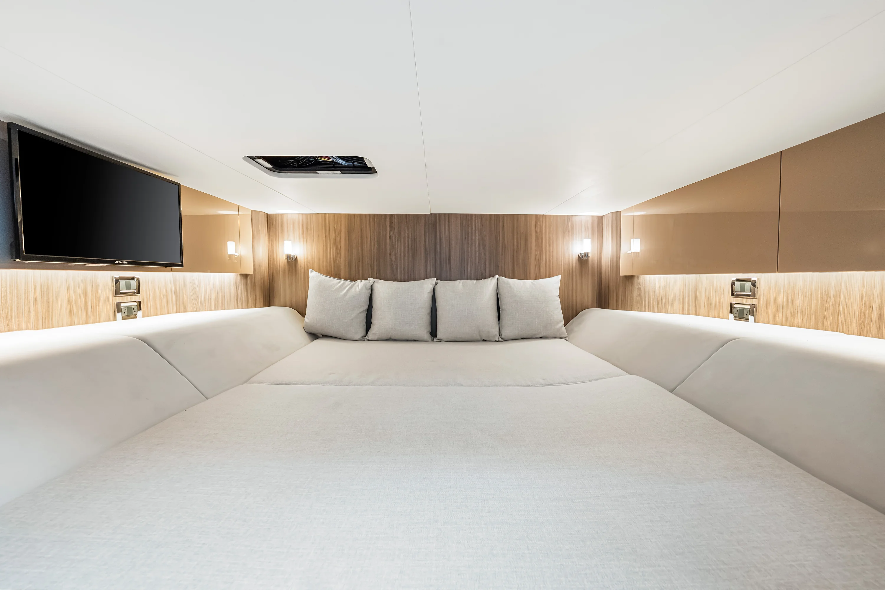 2025 Sea Ray SLX 400 Outboard Image Thumbnail #55