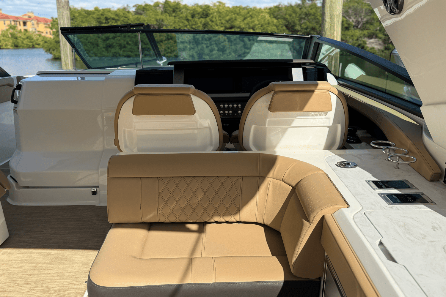 2025 Sea Ray SLX 400 Outboard Image Thumbnail #30