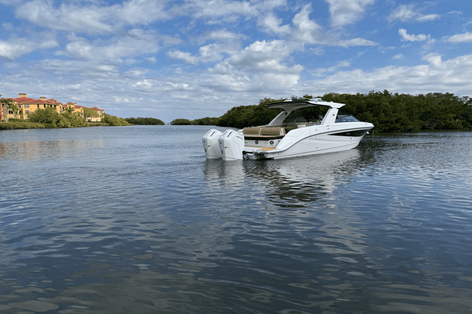 2025 Sea Ray SLX 400 Outboard Image Thumbnail #7