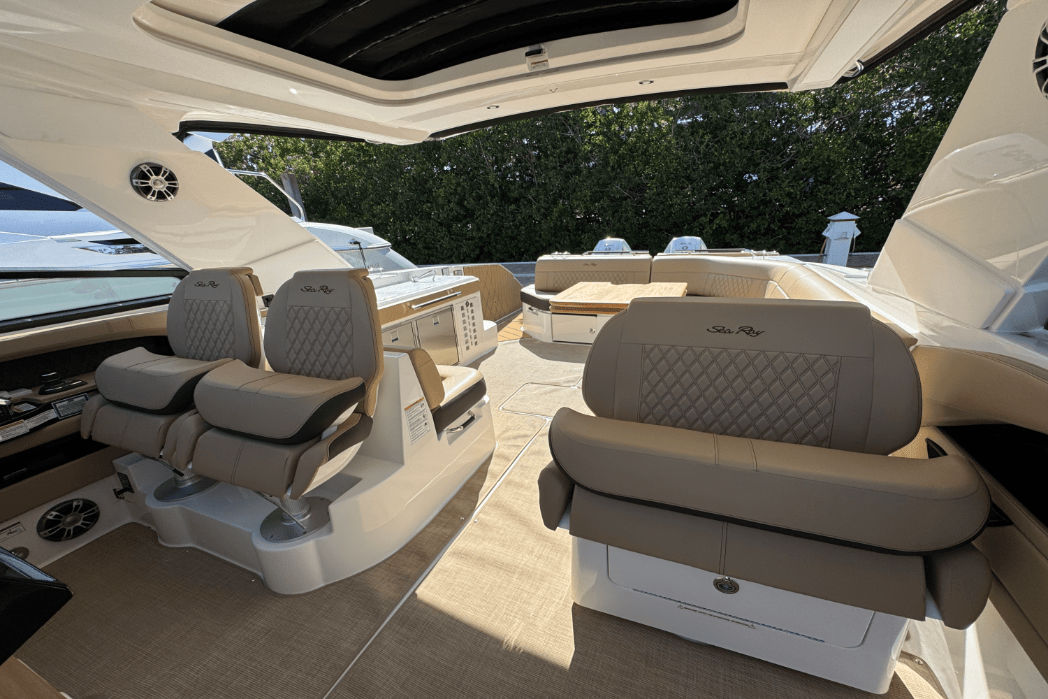 2025 Sea Ray SLX 400 Outboard Image Thumbnail #51