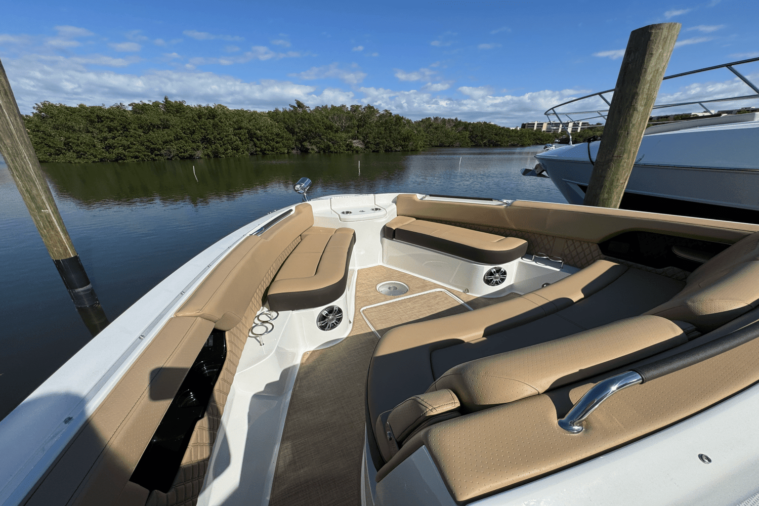 2025 Sea Ray SLX 400 Outboard Image Thumbnail #47