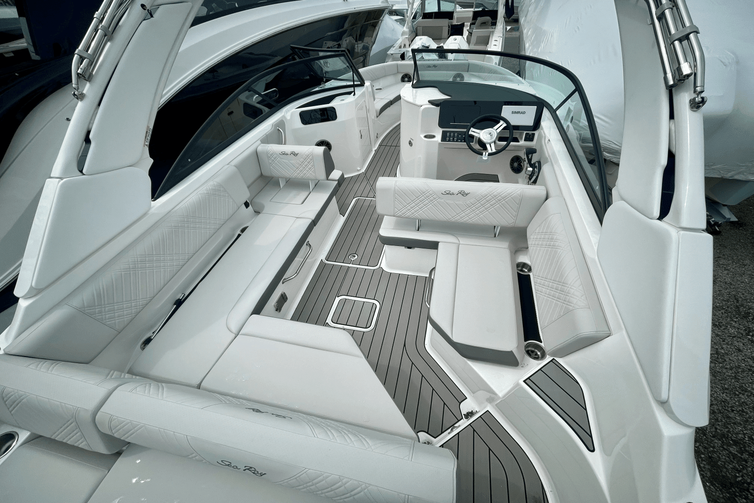 2025 Sea Ray SDX 250 Outboard Image Thumbnail #6